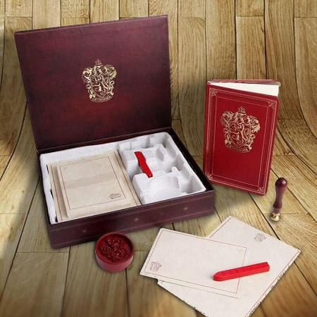 HARRY POTTER: GRYFFINDOR DELUXE STATIONERY SET