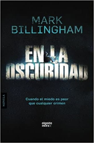 EN LA OSCURIDAD