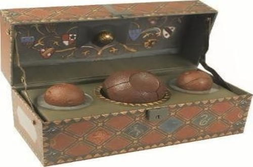 HARRY POTTER: COLLECTIBLE QUIDDITCH SET