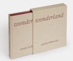 ANNIE-LEIBOVITZ-WONDERLAND-LUXURY